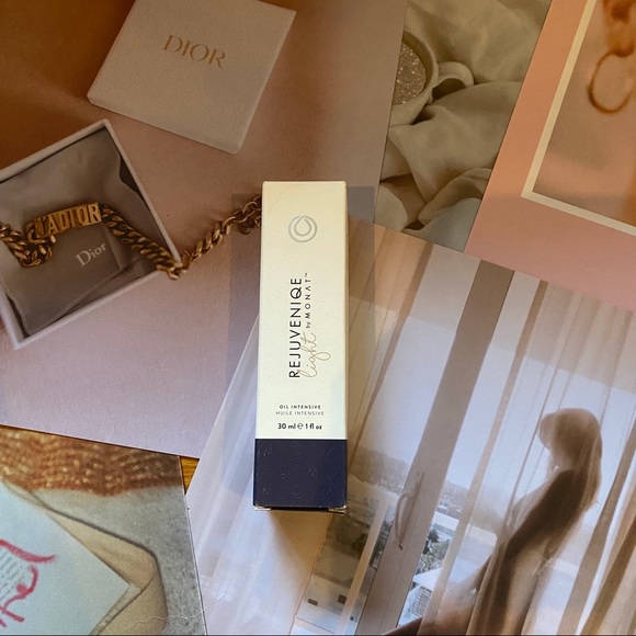 MONAT Rejuveniqe Oil Light - Picture 1 of 1